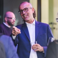 E-mail e número de telefone de Francesco Rovere