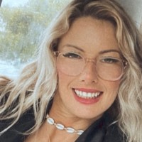 MXstore Employee Julia Morris's profile photo