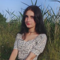 Olena Yarova Email