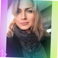Yana Smith Email