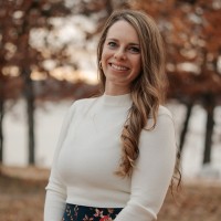 Erin Lee Email & Phone Number