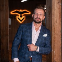Lucas Grizz Email & Phone Number