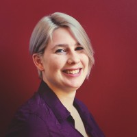 Anna Raymakers Email & Phone Number