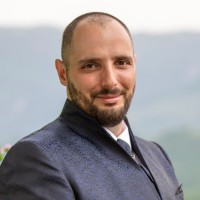Roberto Cera Email