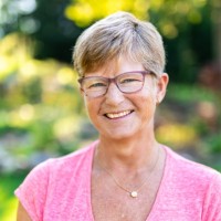 Lisa Freed Email & Phone Number