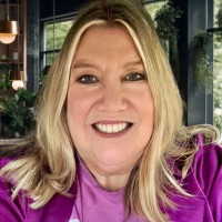 Kelly Gold Email & Phone Number