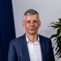 Sascha Treude Email