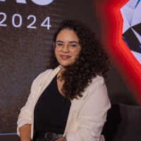 v-tracker Employee Bruna Aranha's profile photo