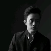 White Jacket Employee Green Gan's profile photo