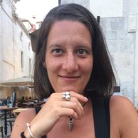 Esther Navarro Email
