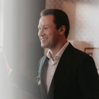 Alexander Ruesch Email