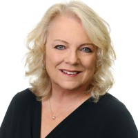 Remax Readvisor Employee Sandi Dingler's profile photo