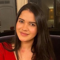Karine Oliveira Email