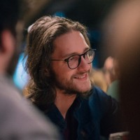 Viktor Varga Email