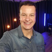 Guilherme Santos Email