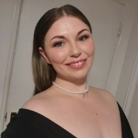 Escentual.com Employee Nikki Capp's profile photo