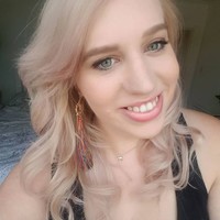 Hollywood Magic LLC Employee Claire Saric's profile photo