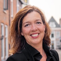 Caroline Valk Email & Phone Number