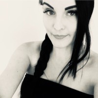 H&M Employee Zoe Saunders's profile photo