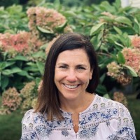 Earth Animal Employee Elizabeth Wade's profile photo