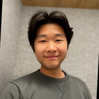 Simplify Employee William Liu's profile photo