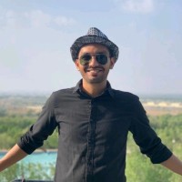 Get Licensed Employee Taha Malik's profile photo