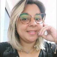 Claudia Siqueira Email