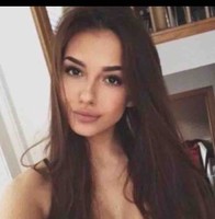 Versus Employee Siena Conti's profile photo