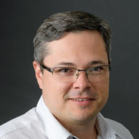 Eduardo Bueno Email
