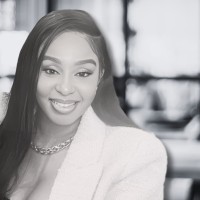 Mezzle. Employee Naomi Tep's profile photo