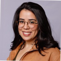 Larissa Santos Email