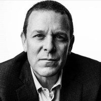 E-mail e número de telefone de Marty McKenna