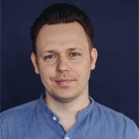 Nicolas Langer-Pfaff Email