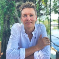 Robert Engström Email