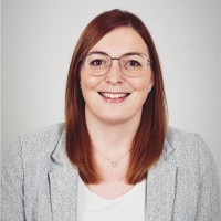 Kathrin Hösl Email