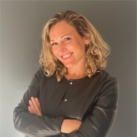 Sara Munoz Email & Phone Number