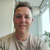 Eric van der Wal Email