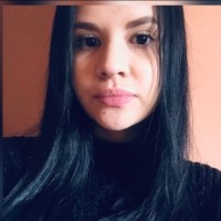 Ariane Melo Email