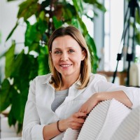 Julia Grab Email & Phone Number