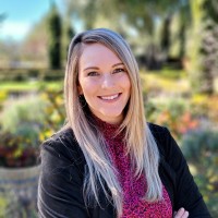 Amanda Muñoz Email & Phone Number