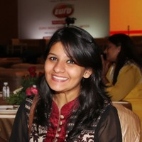 Pooja Hindia Email