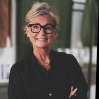 Nina Amnebjer Email