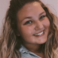 Sydni Holt Email