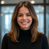Beatriz Costa Email