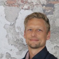 Dennis Veenendaal Email