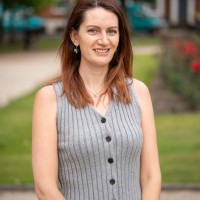 Elle Pollicott Email & Phone Number