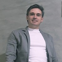 Thiago Robert Email