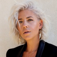 Vanity Planet Employee Natalie Dickens's profile photo