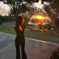 Olivia Chen Email