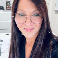 Nina Axaris Email